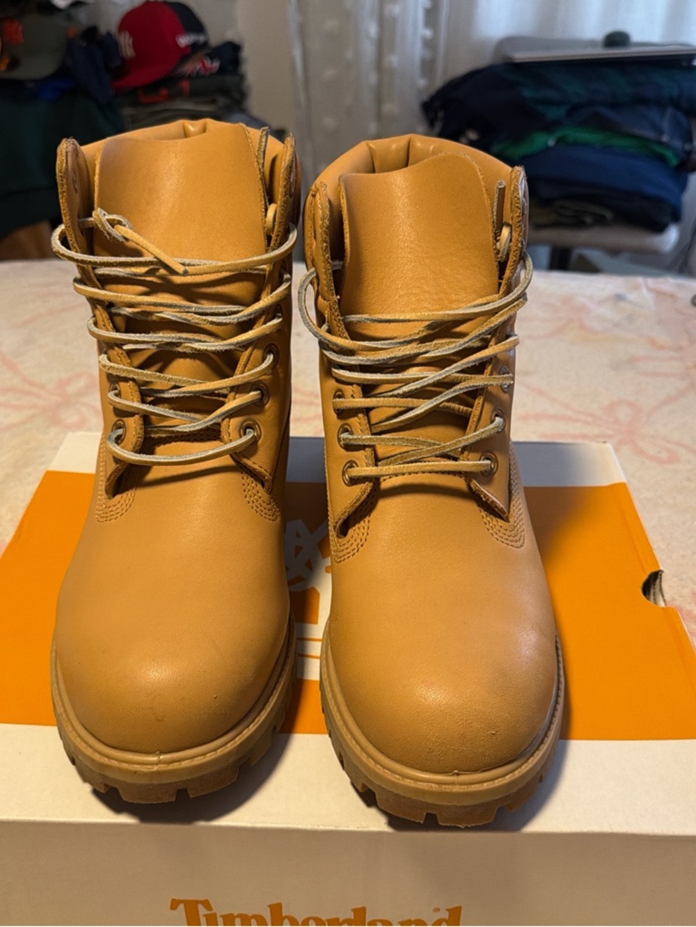 Timberland men Black Boots with Gum Outsoles